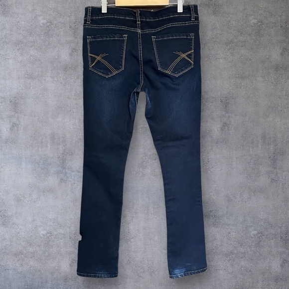 Le Chateau - Classic Straight Leg Dark Wash Demin Jeans with Fading - Size 31 - Picture 3 of 10